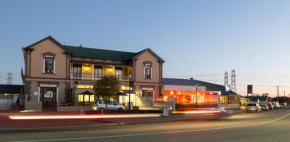  Racecourse Hotel and Motor Lodge  Крайстчерч